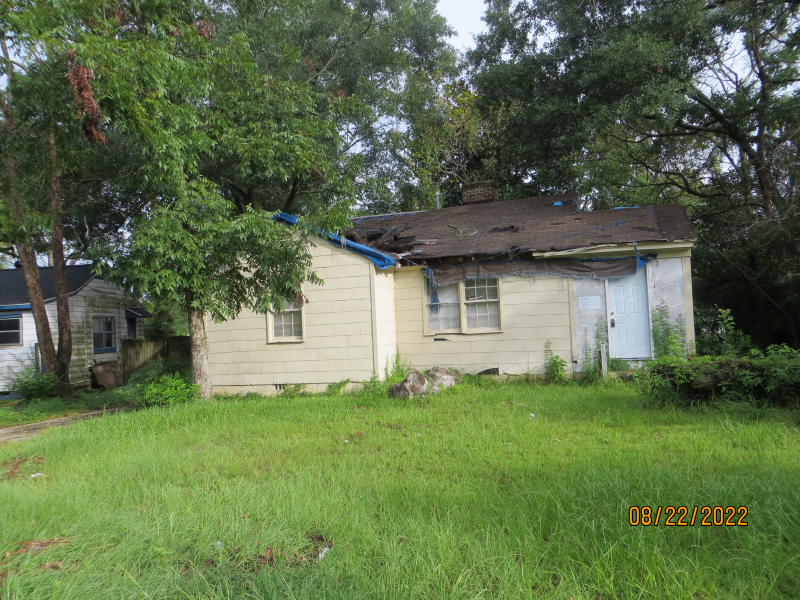 2070 VICTORY DR W. Nuisance Property