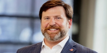 Mayor Sandy Stimpson speaking to citizens